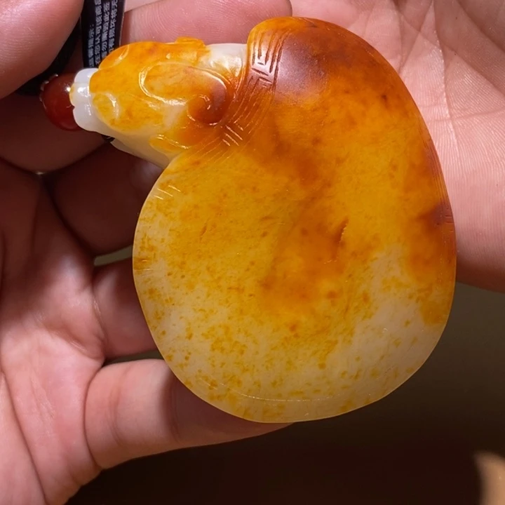 秋***瑟颈饰未镶嵌和田玉