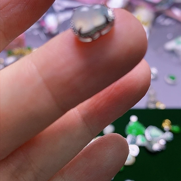 颈饰未镶嵌翡翠111111
