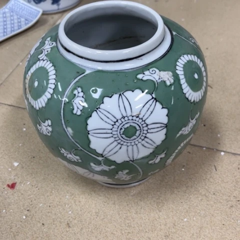 瓶瑕疵瓷片。。。。。。。。。。。。。。。。。。