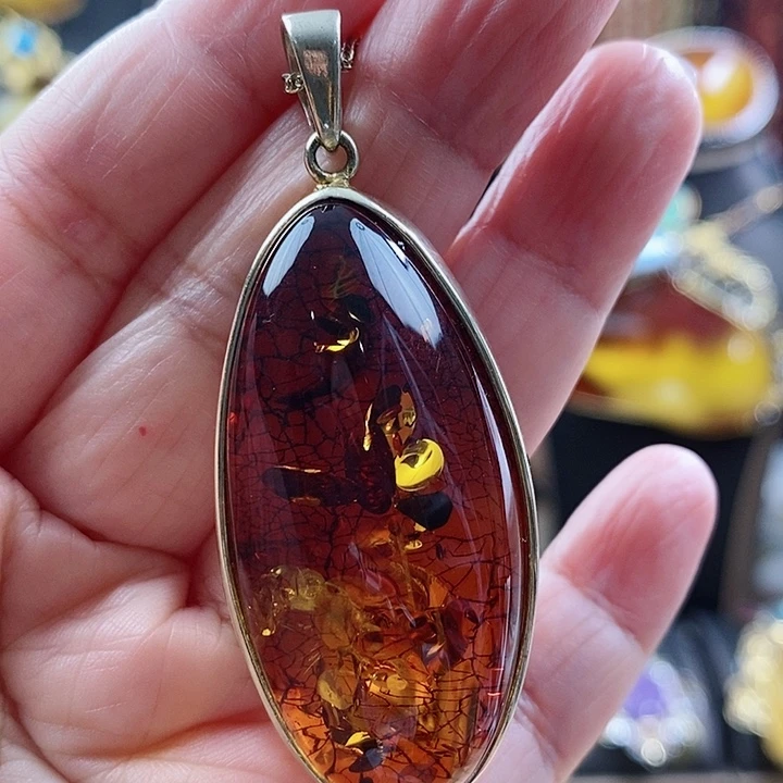 琥珀颈饰银S925镶嵌吊坠