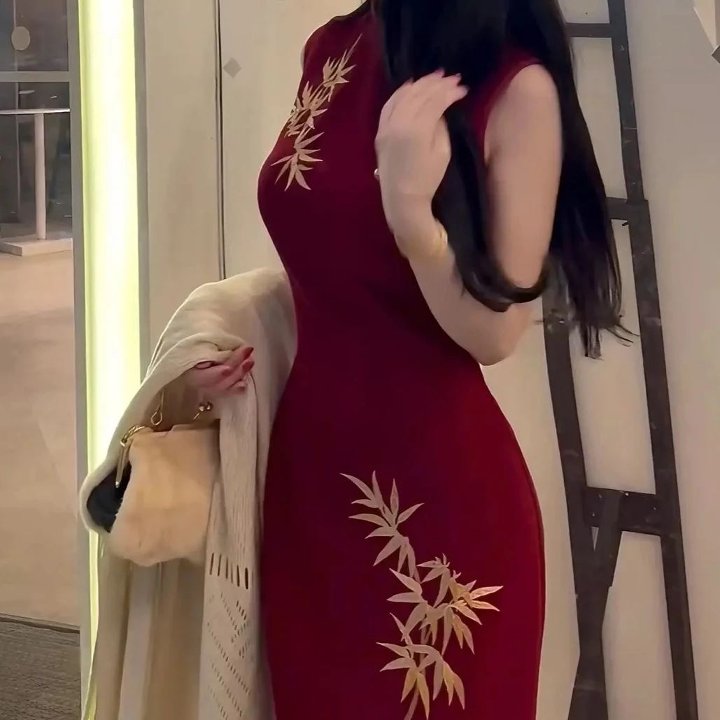 贵为红竹 画报夫人原创自制新中式订婚礼服女刺绣旗袍新娘紧身