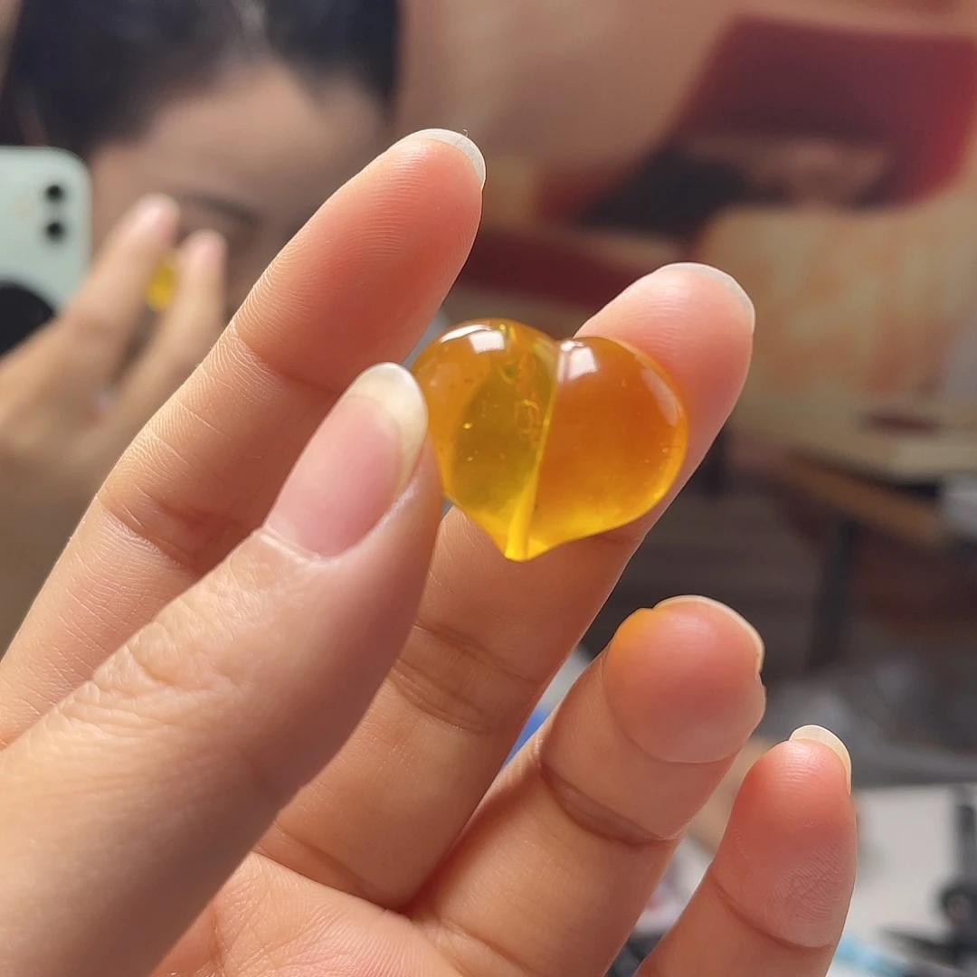 琥珀未镶嵌裸石吊坠