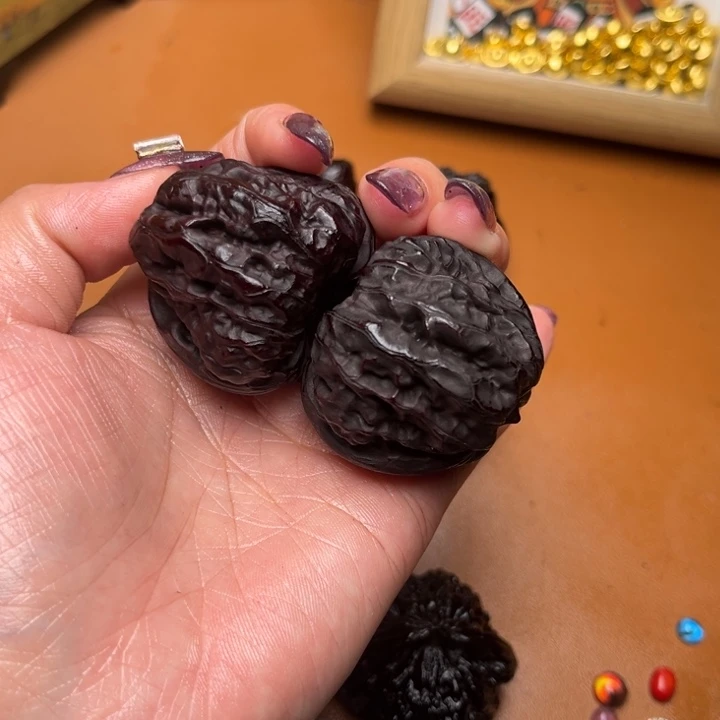 核桃地闷文玩手把件蛤蟆头 40 尺 20