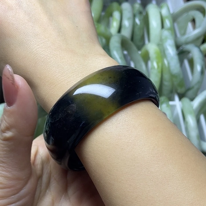 未***天蛇纹石玉未镶嵌手镯