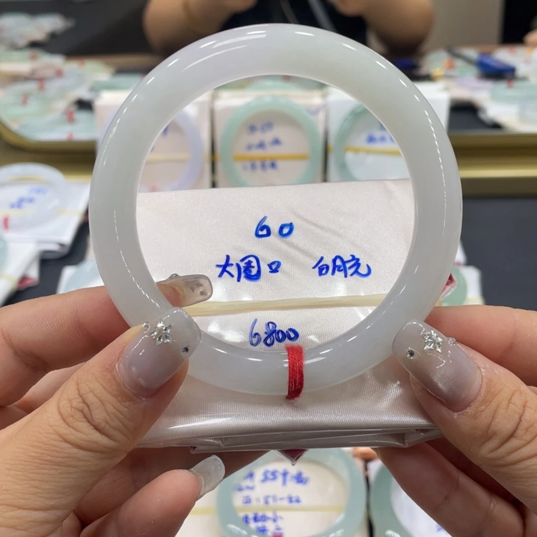 未镶嵌手镯翡翠翡翠