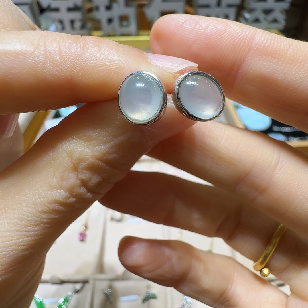 翡翠18K金镶嵌耳钉