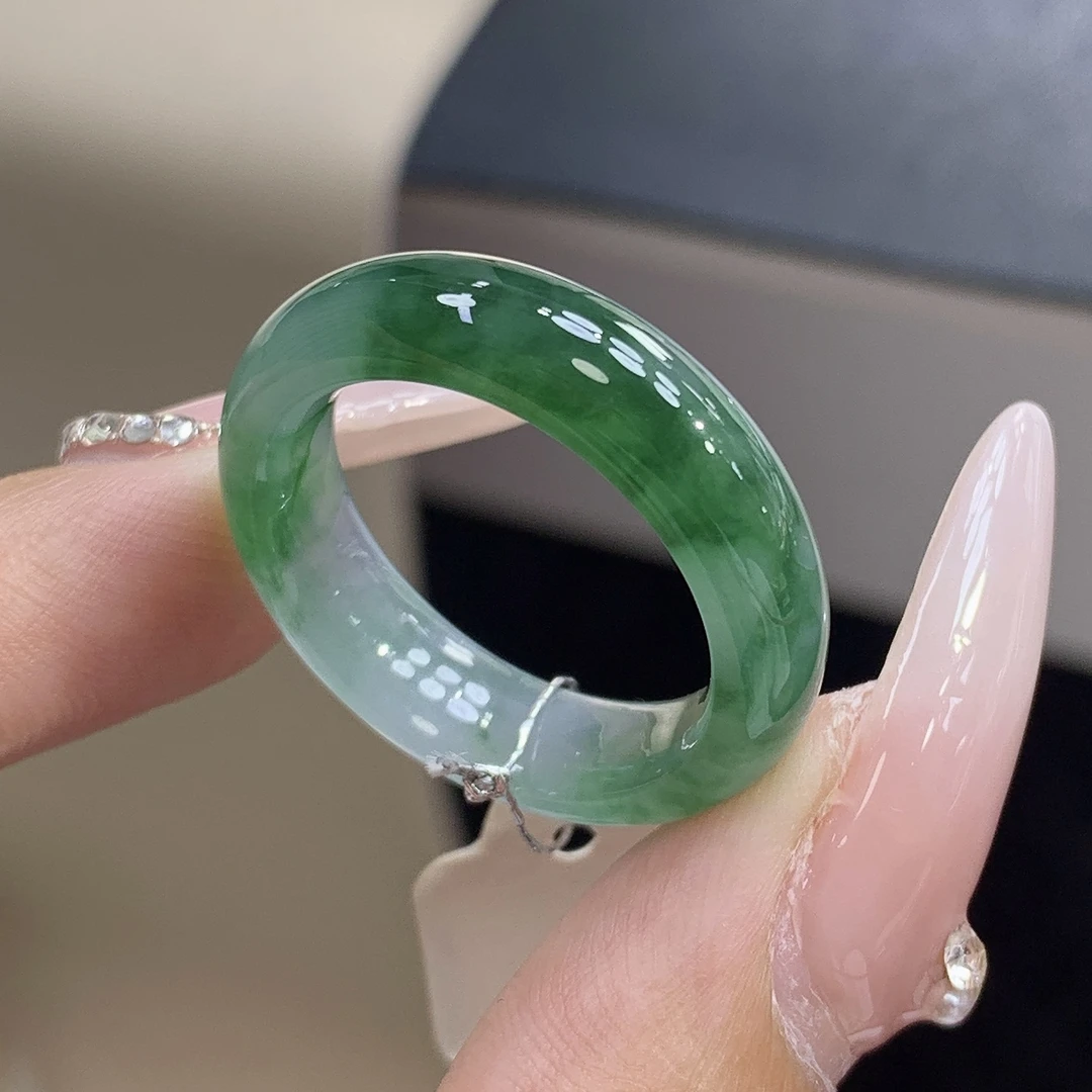 21圈口 缅甸天然翡翠 冰辣绿色翡翠戒圈尺寸19.4-6.2-4.1mm