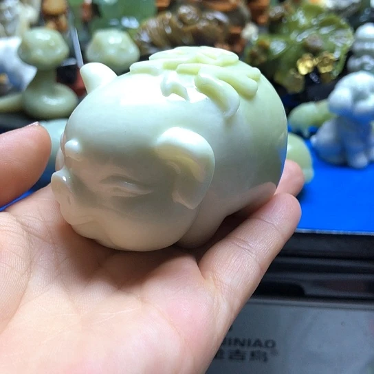 玉***雅石材家居装饰摆件招财猪