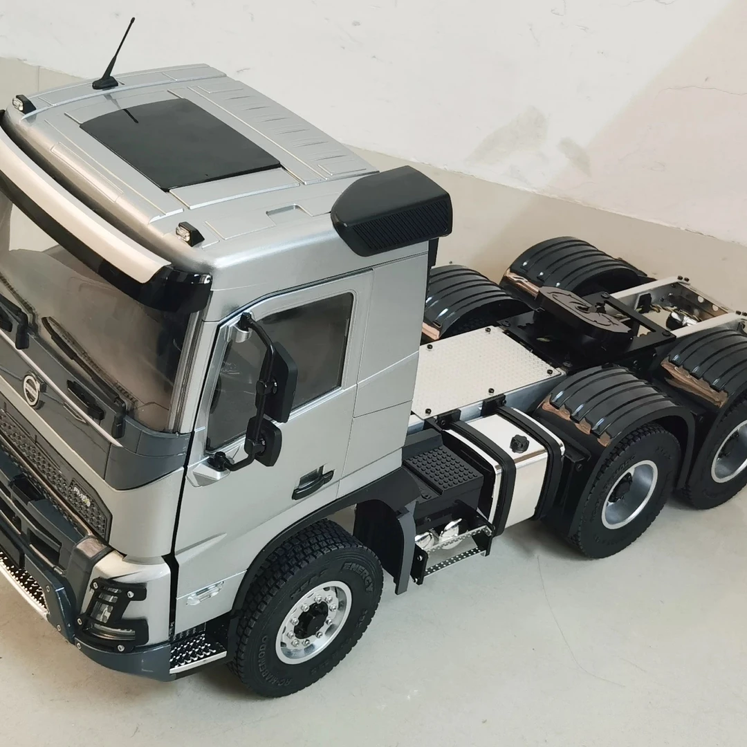 双鹰E013-001沃尔沃volvo合金牵引车1/14拖头6X4仿真模型车玩具