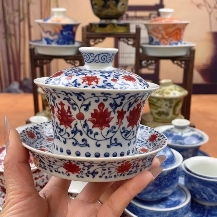 摆件陶青花釉里红缠枝莲马蹄盖碗