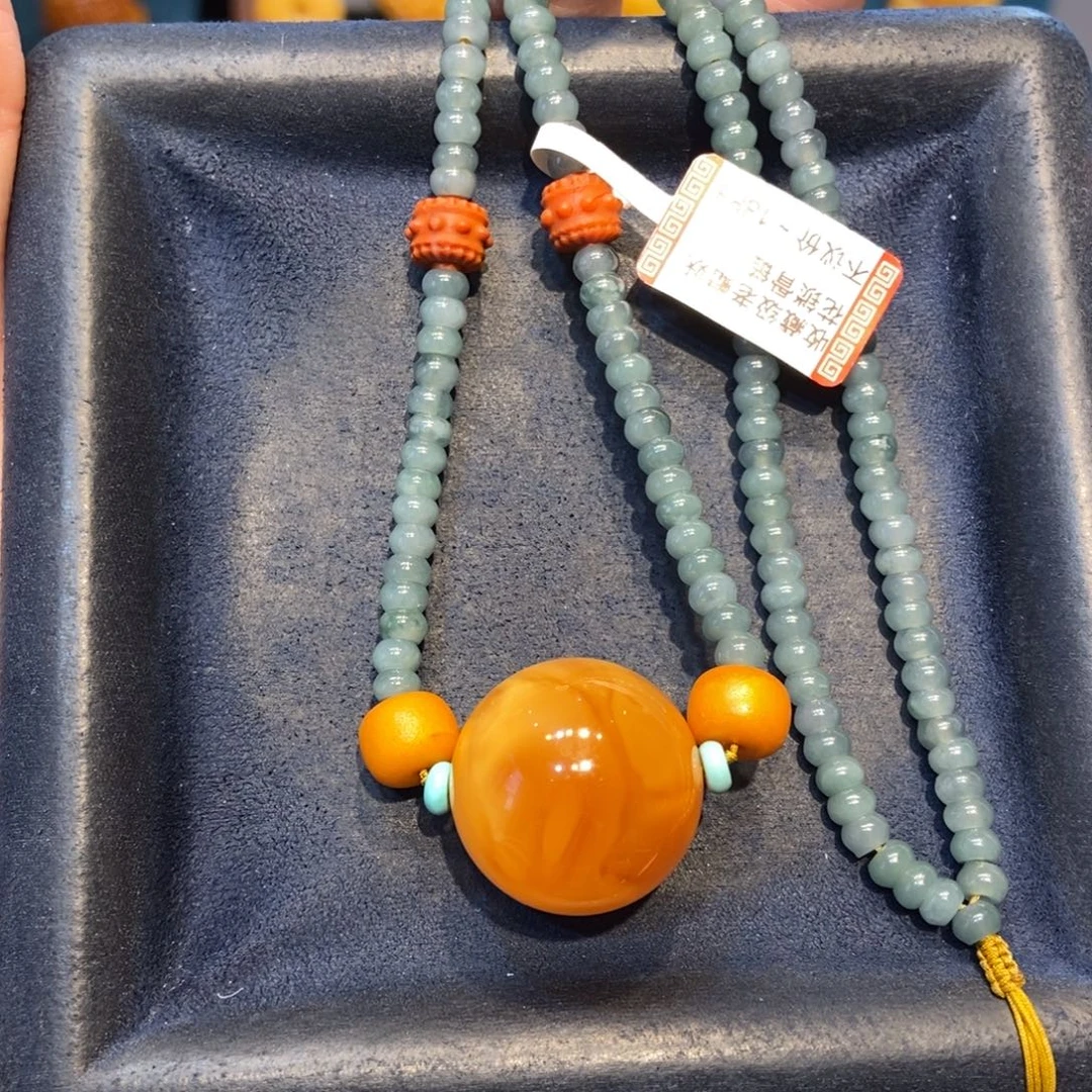 琥珀未镶嵌颈饰蜜蜡