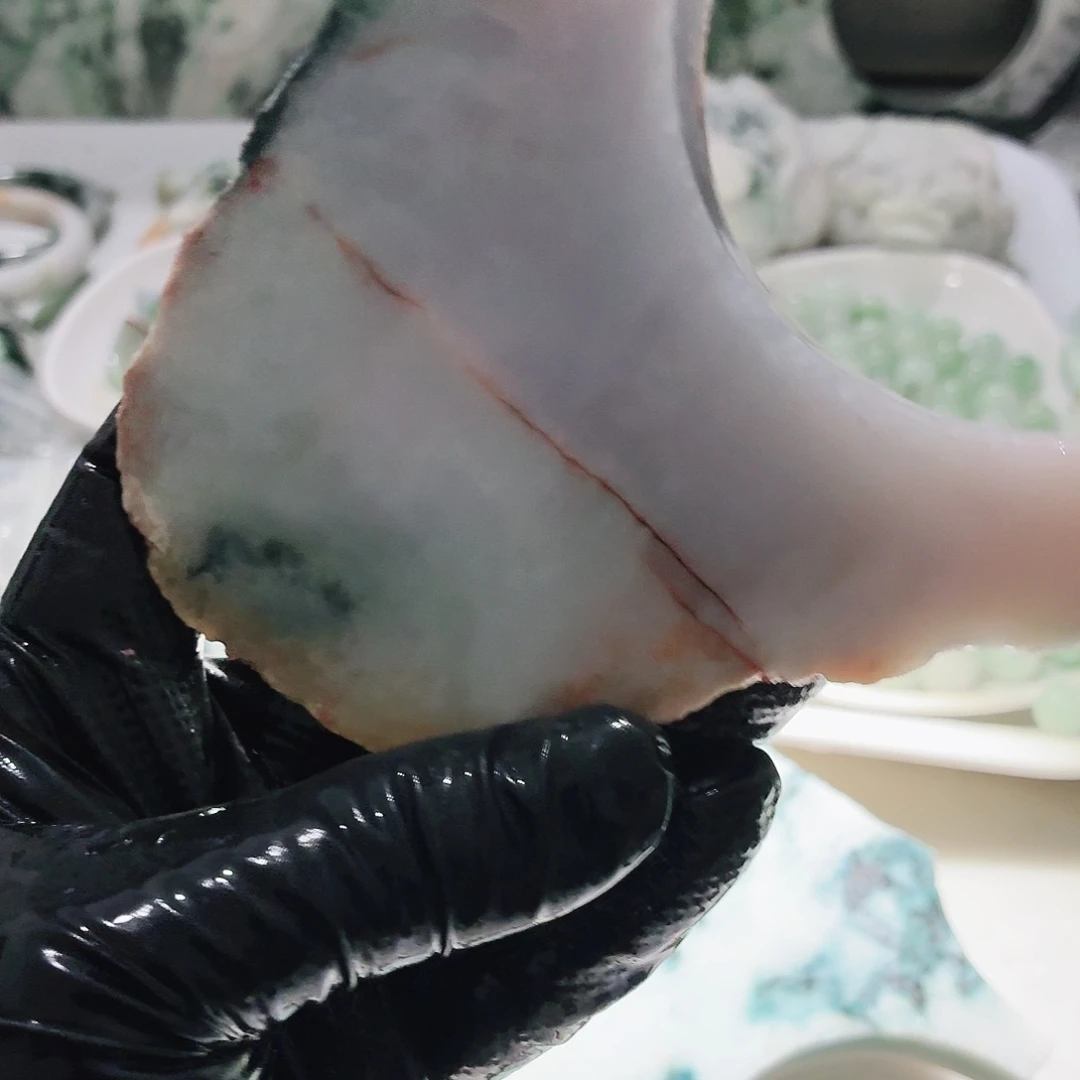 翡翠未镶嵌颈饰边角料