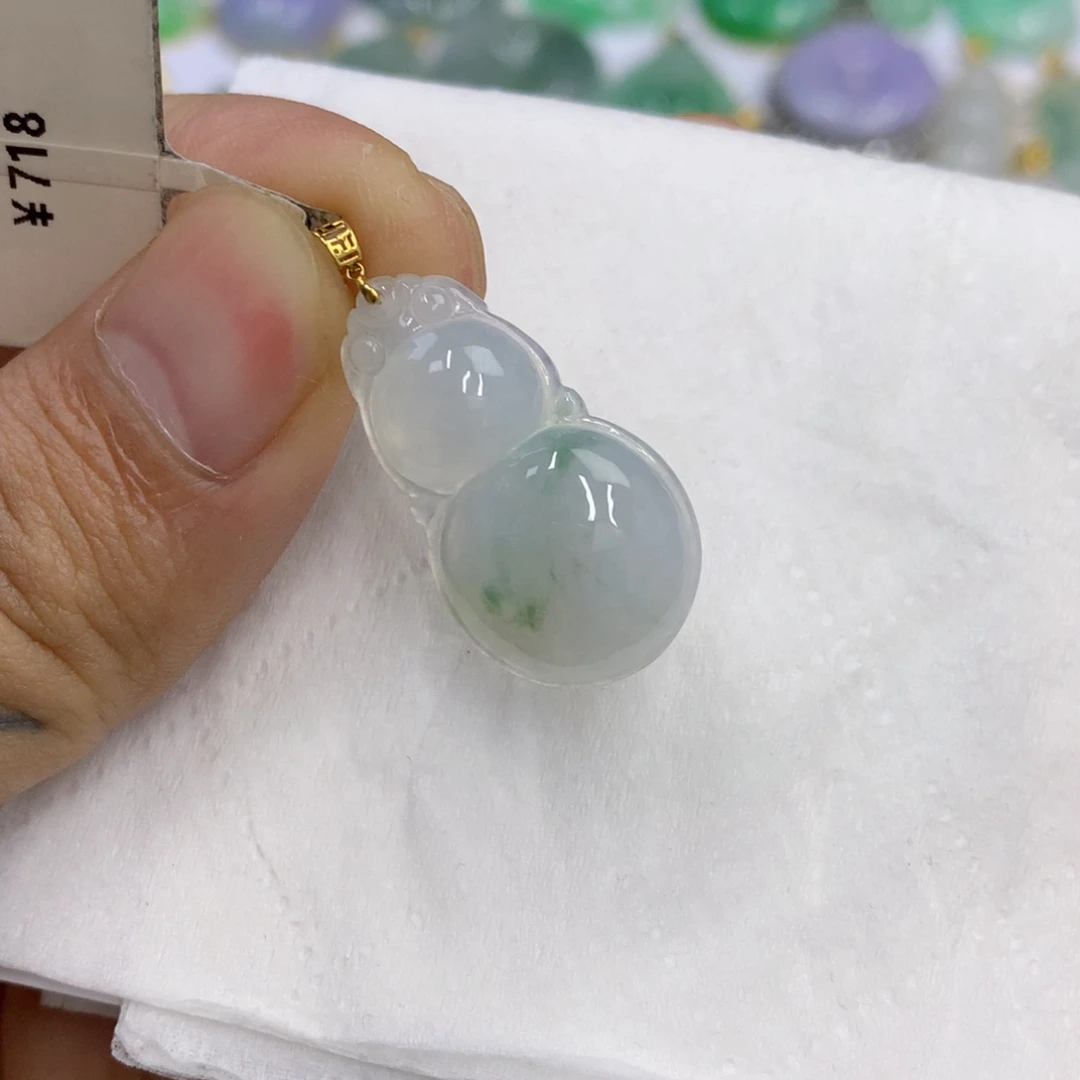 翡翠18K金镶嵌颈饰翡翠