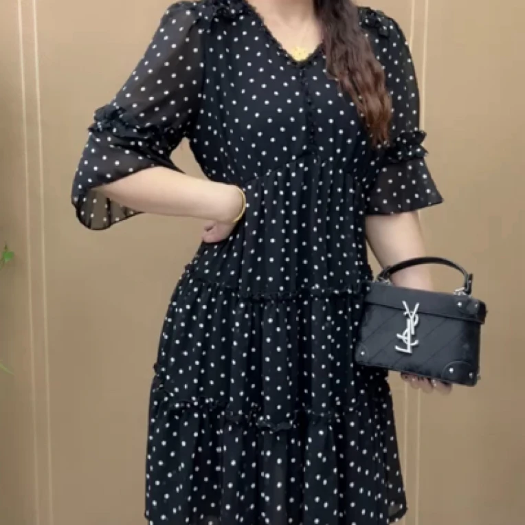 2025夏季波点洋气时尚连衣裙减龄潮流妈妈装休闲仙女蛋糕裙遮肚子