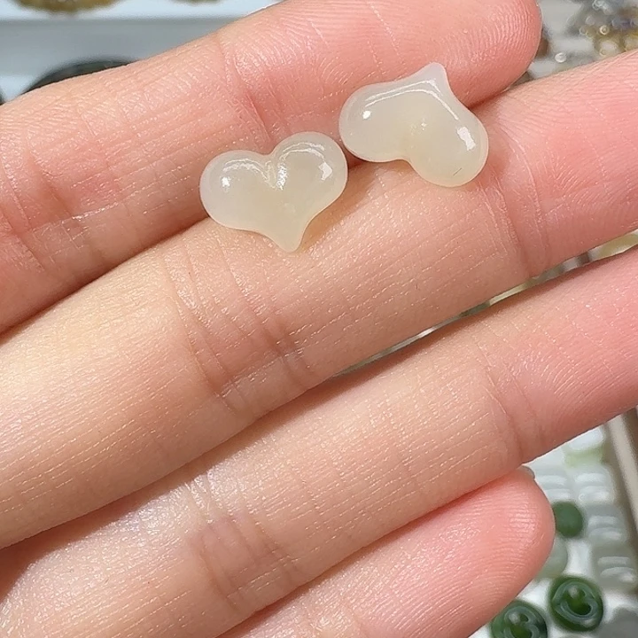 和田玉未镶嵌耳饰