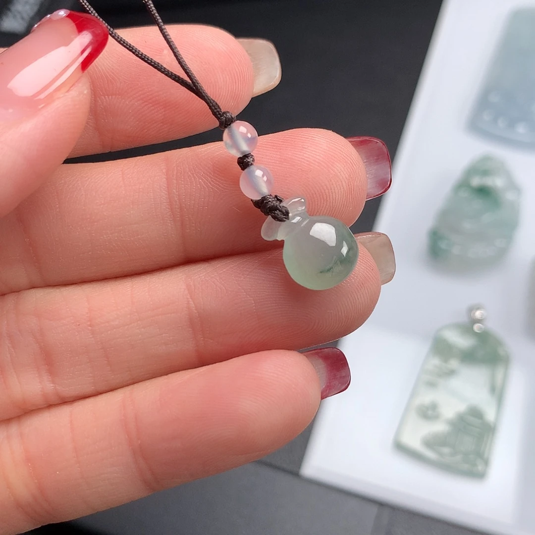 翡翠未镶嵌颈饰手机