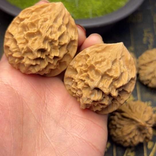 文玩核桃把件秦岭核桃18