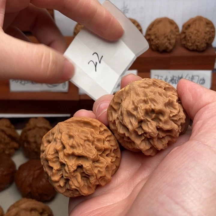 ℝ****把件文玩核桃2号新粉福利……