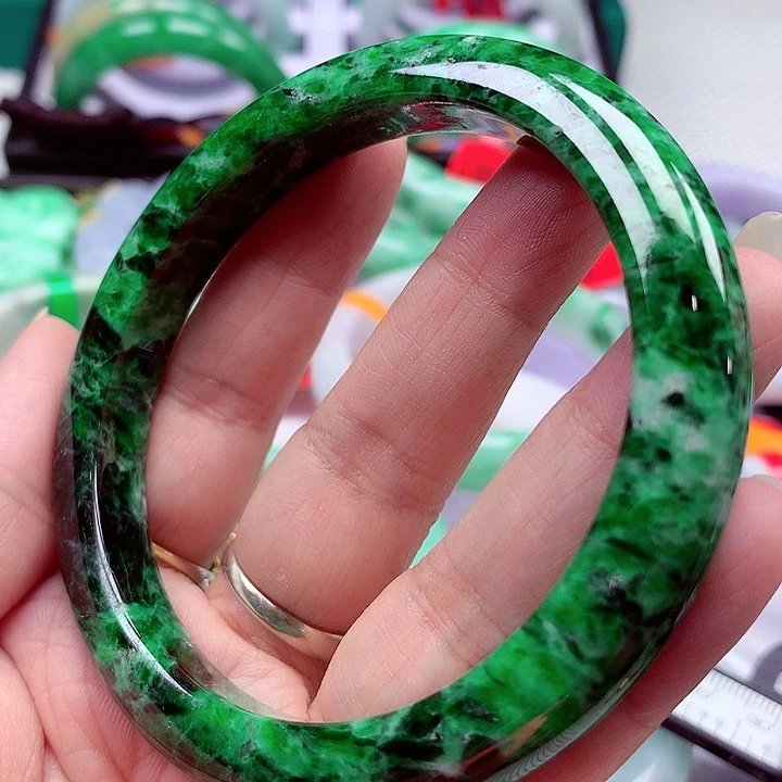 翡翠未镶嵌手镯翡翠