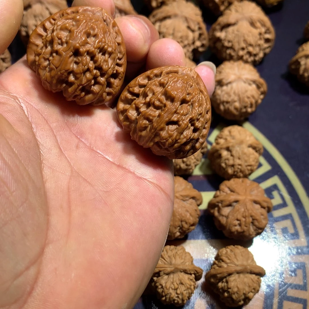 把件文玩核桃三角白38
