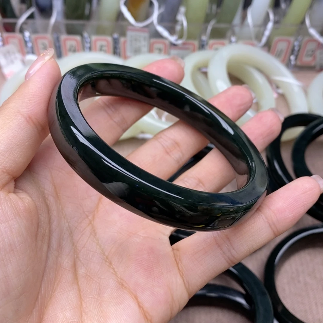 和田玉手镯未镶嵌暗**影卡62