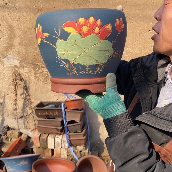 红陶紫砂多少人在一起