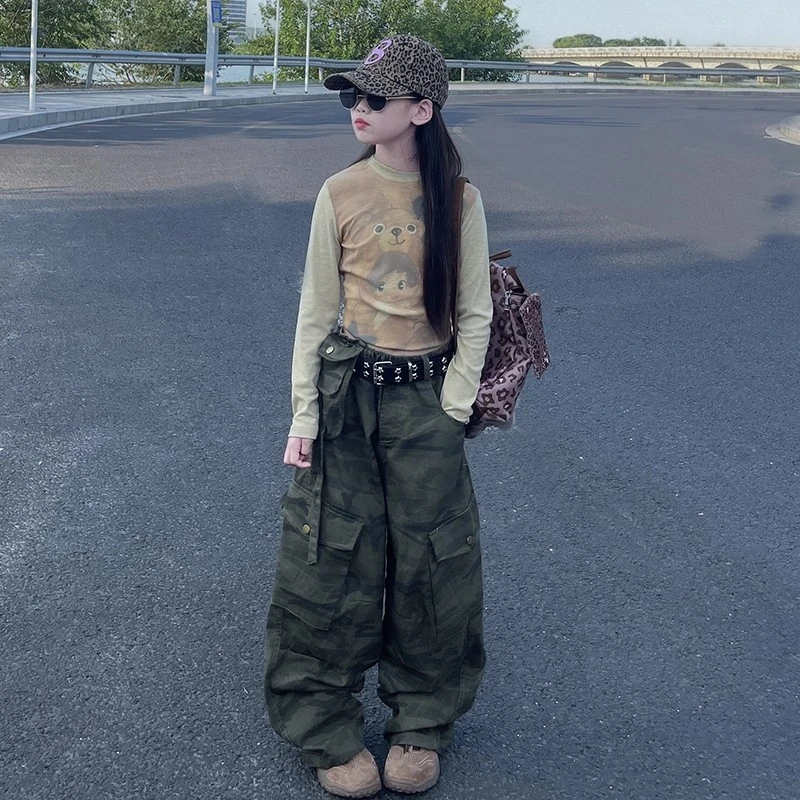 女童迷彩裤秋装套装2025女孩潮酷美拉德打底衫休闲伞兵工装弯刀裤