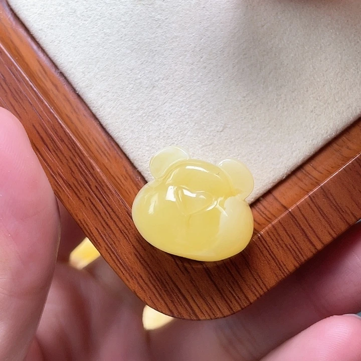 琥珀裸石未镶嵌蜜蜡