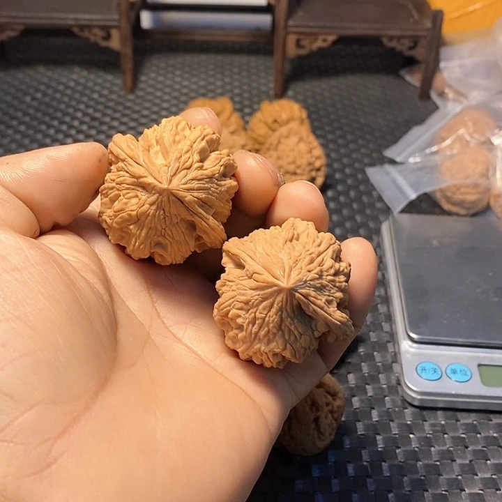 吊坠文玩核桃大沽石