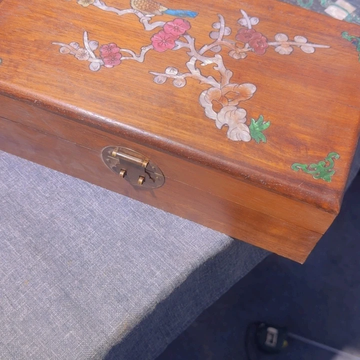 贡木首诗盒的的的的的