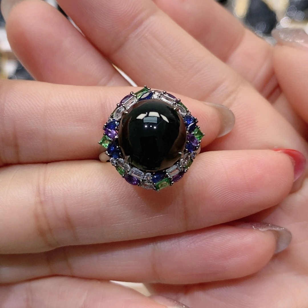 翡翠18K金镶嵌戒指