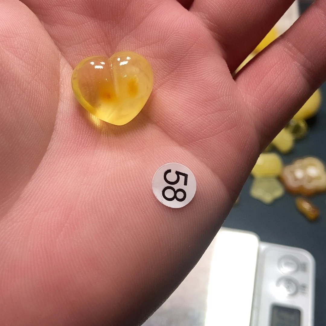 未镶嵌琥珀裸石靖*枫，