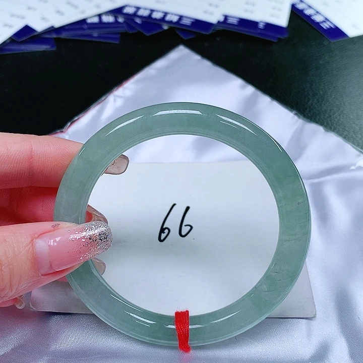 翡翠手镯（圆镯）未镶嵌