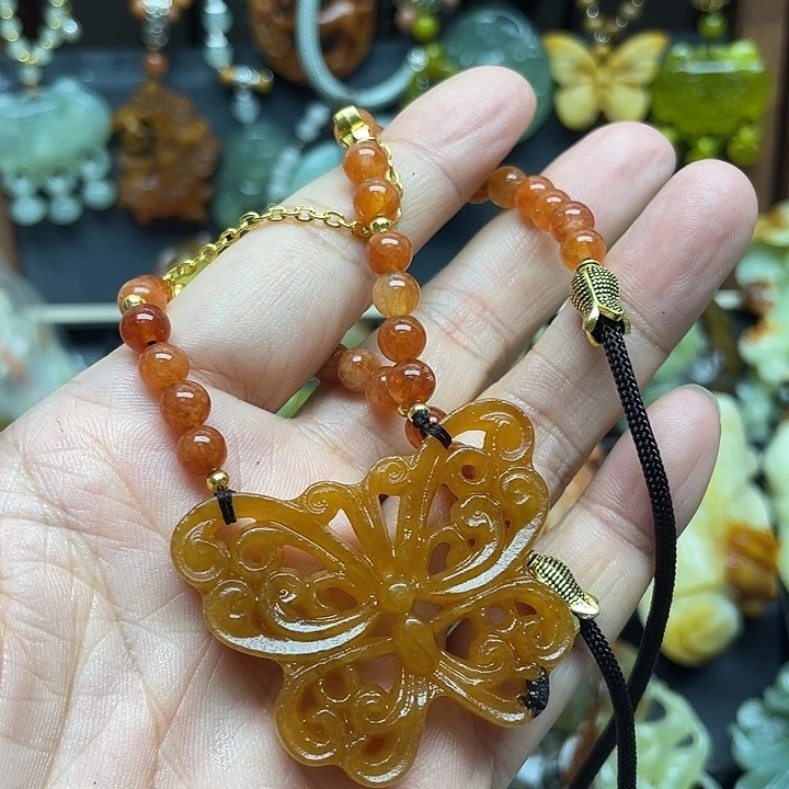 蛇纹石玉未镶嵌颈饰