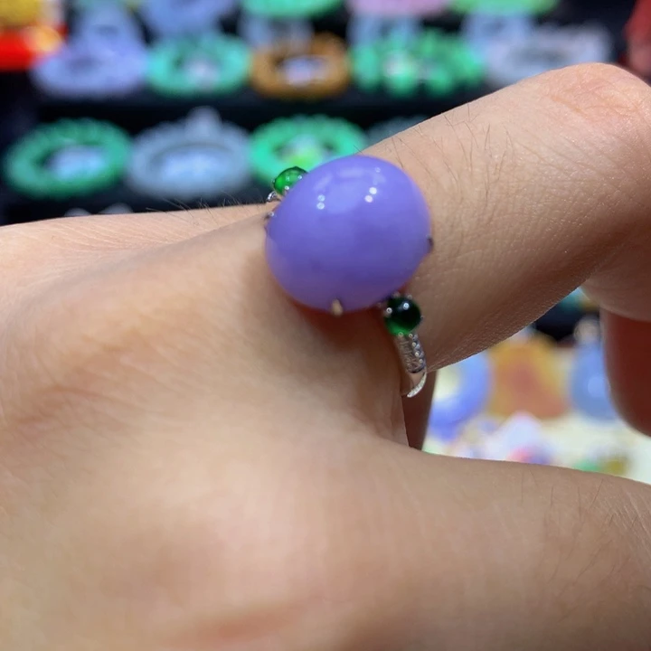 翡翠18K金镶嵌颈饰翡翠