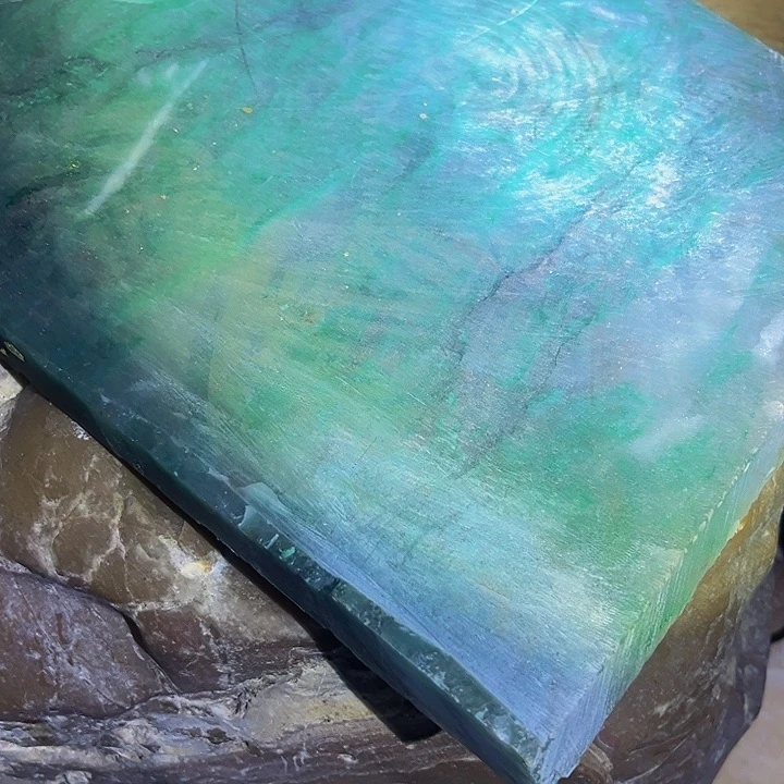 江西石善**饰黄蜡石的设计