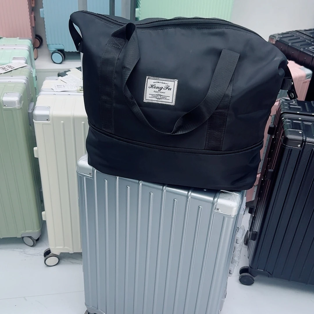 可****PC合金519 266寸银色➕黑色旅行包