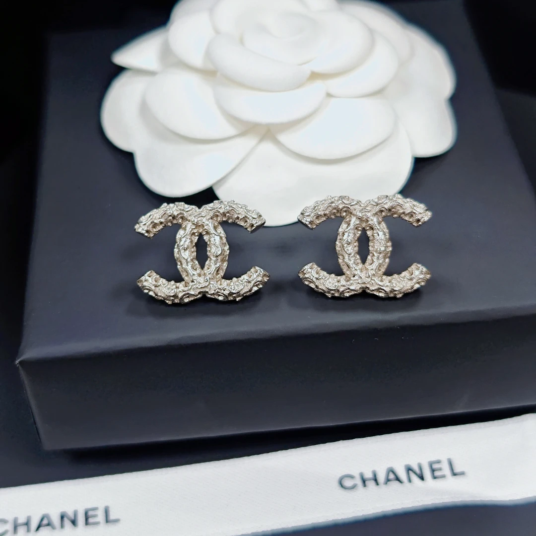 99新 Chanel/香奈儿 耳钉气质时尚经典银色精致