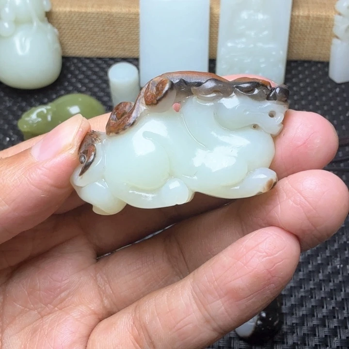 和田玉未镶嵌挂件起***难