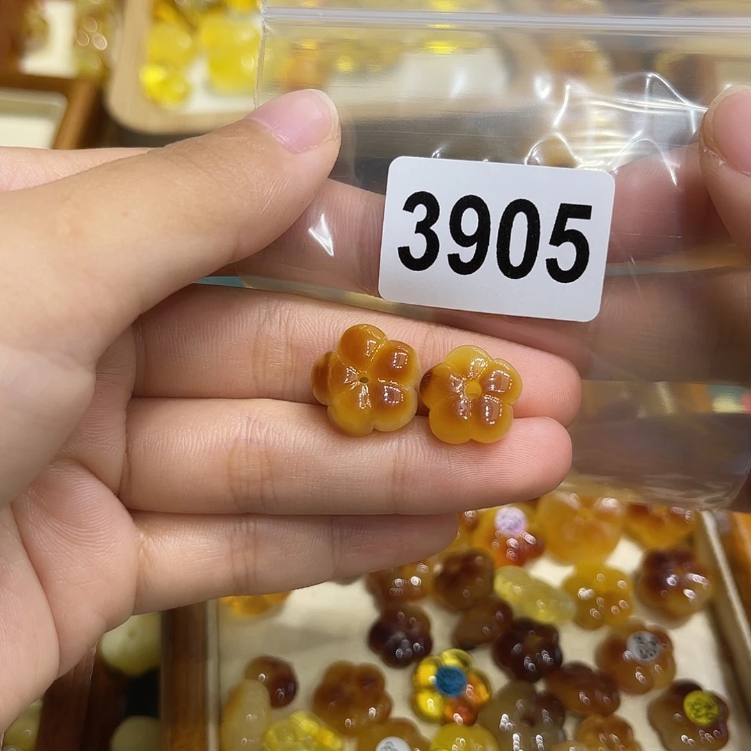 琥珀未镶嵌珠宝奇石