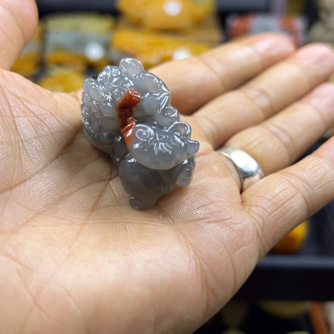 石英质玉（黄龙玉）未镶嵌颈饰
