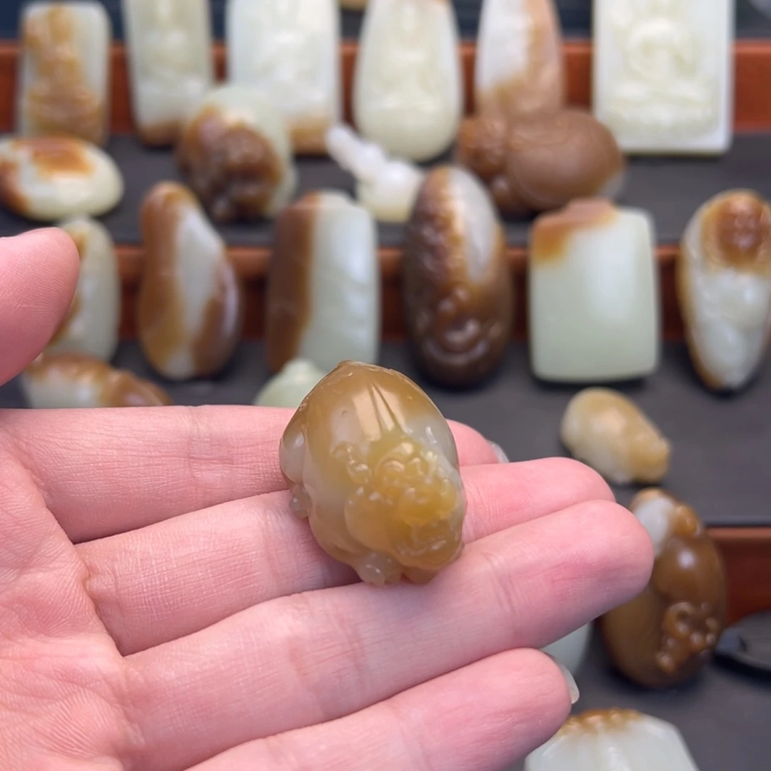 和田玉（糖玉）未镶嵌颈饰