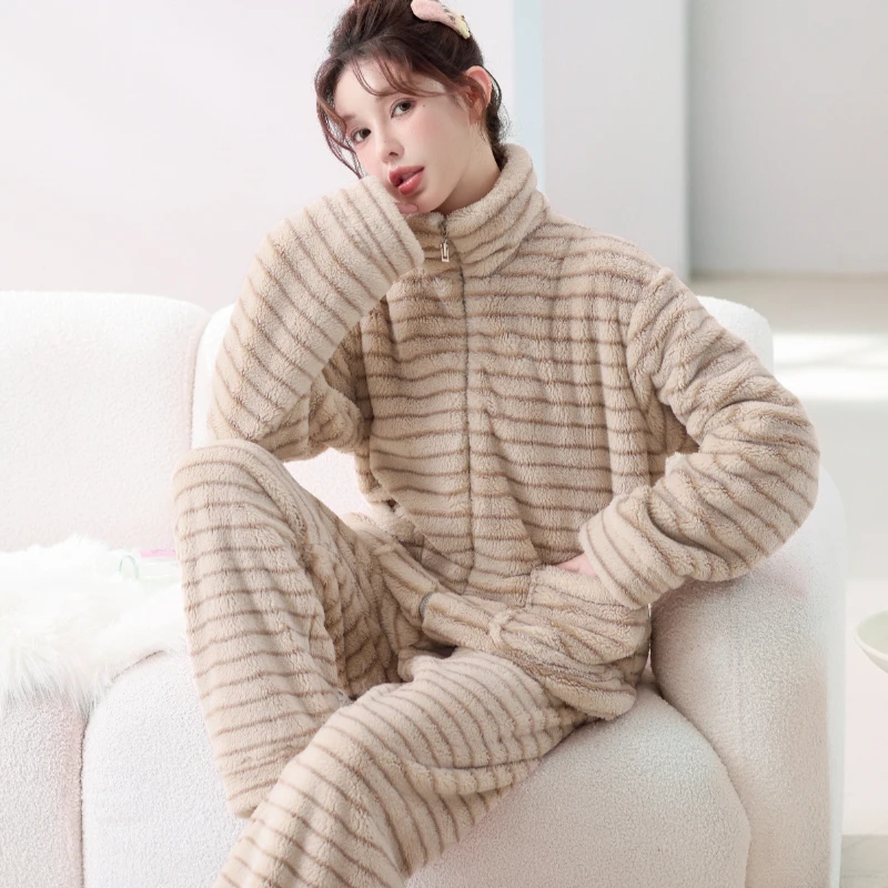情侣睡衣保暖法兰绒两件套加绒加厚2025冬季休闲毛绒家居服可外穿