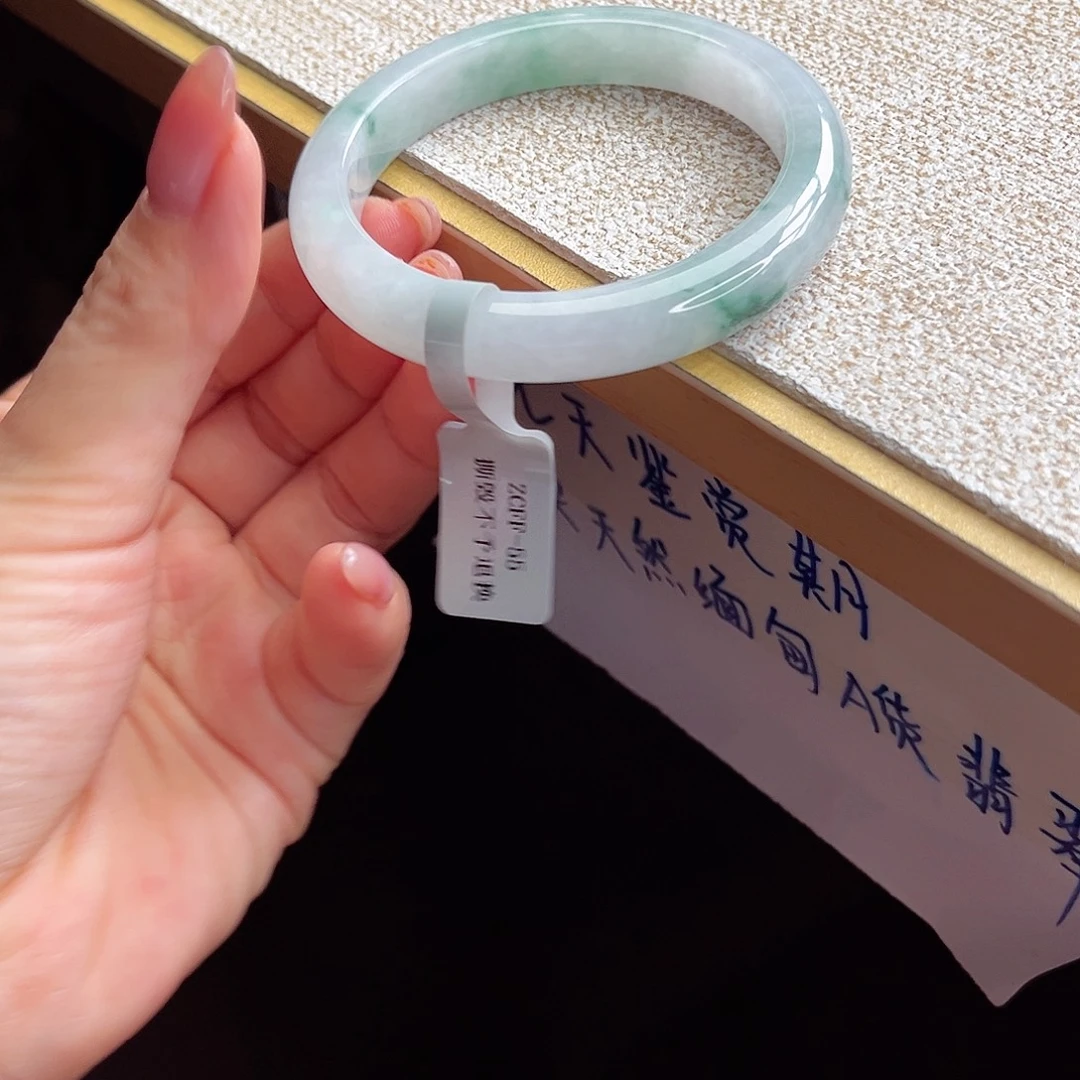 翡翠未镶嵌手镯手镯