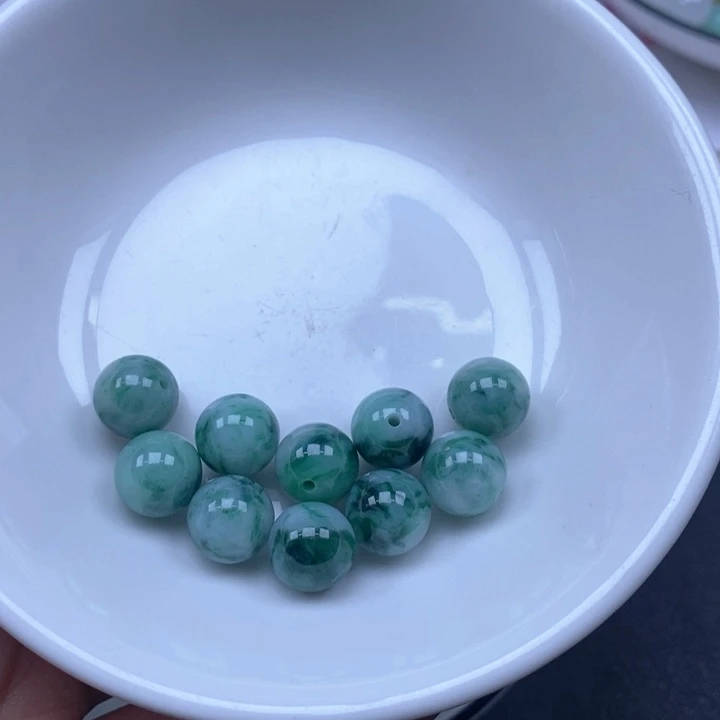 欧***誉翡翠未镶嵌颈饰翡翠