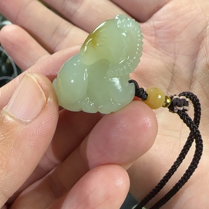 和田玉未镶嵌挂件定制