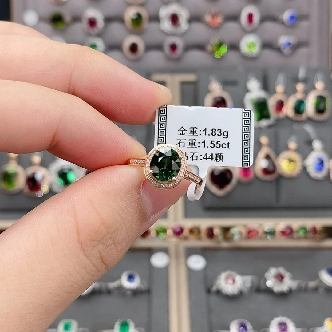 碧玺戒指18K金镶嵌1.55。