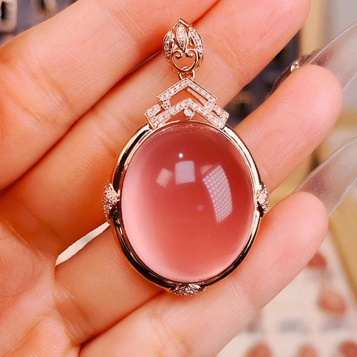 18K金镶嵌芙蓉石颈饰