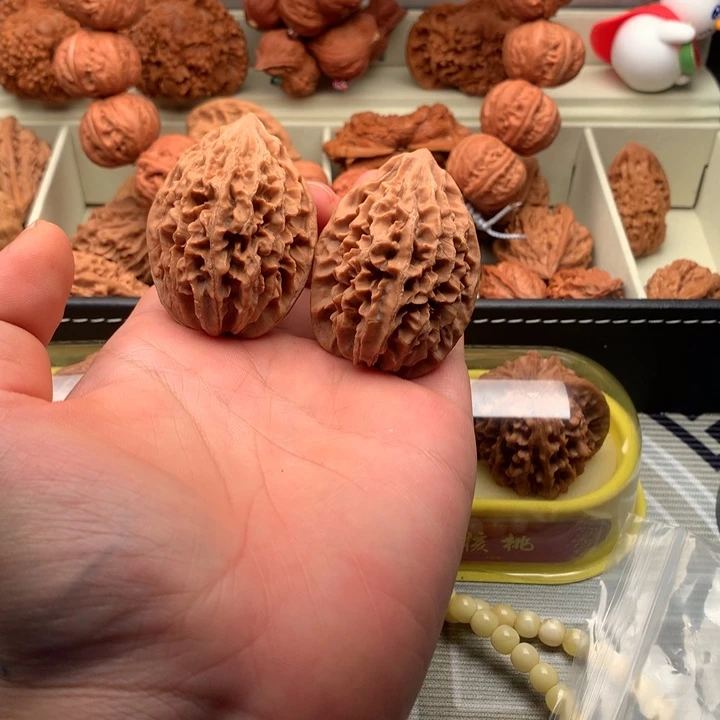 文玩核桃吊坠39尺寸招财鼠