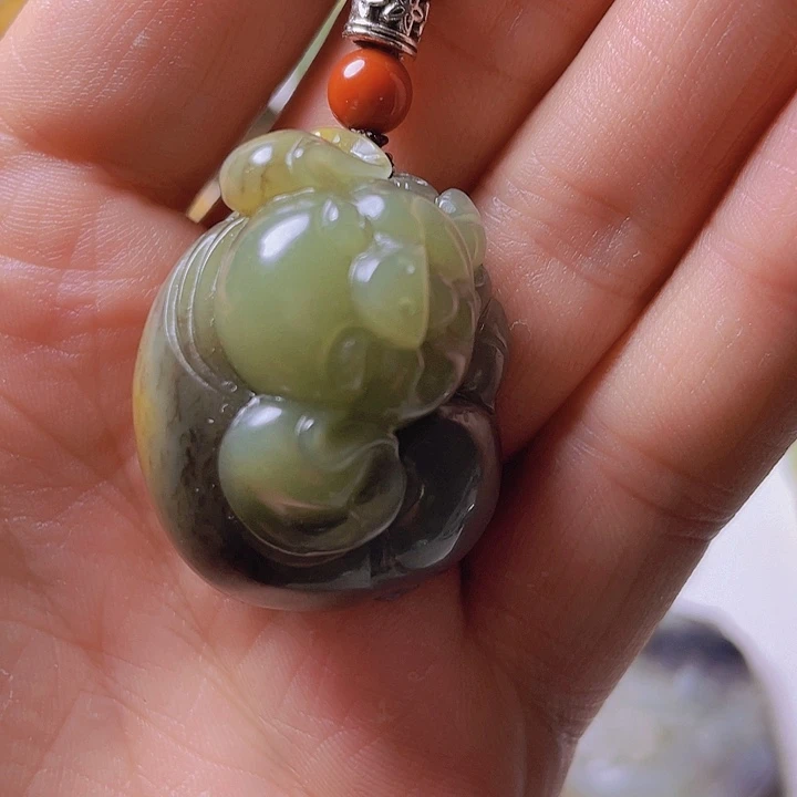 和田玉挂件未镶嵌巴**合